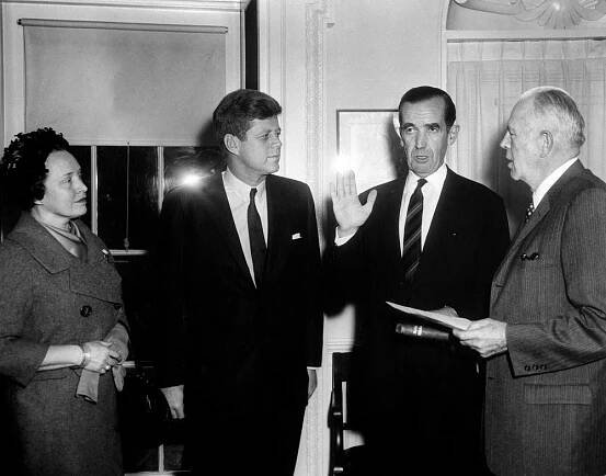 Edward R. Murrow Apologizes for Censorship – Cold War Radio Museum