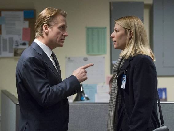Ve jménu vlasti - Amerika na prvním místě - Z filmu - Linus Roache, Claire Danes