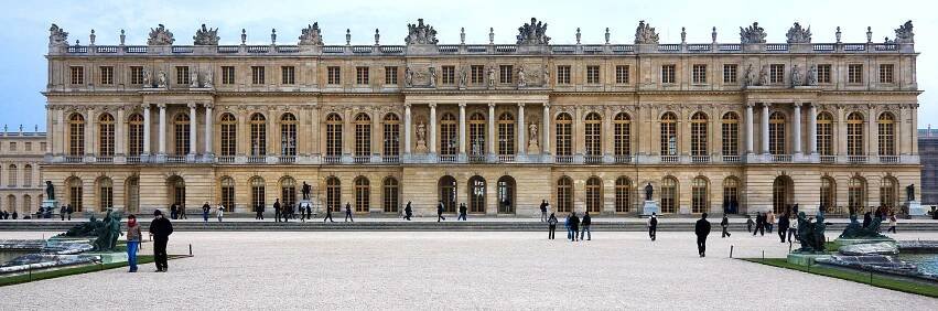 Soubor:Versailles-FacadeJardin.jpg – Wikipedie