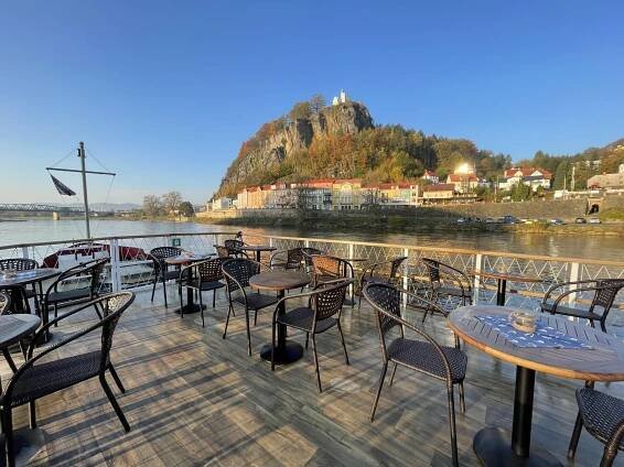 Lodní lístek na plavbu historickým parníkem z Ústí n. L. na pevnost Königstein s obědem, večeří, živou hudbou a průvodcem po celý den
