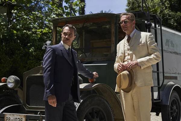 Hotel Portofino - Pozvání - Z filmu - Pasquale Esposito, Mark Umbers