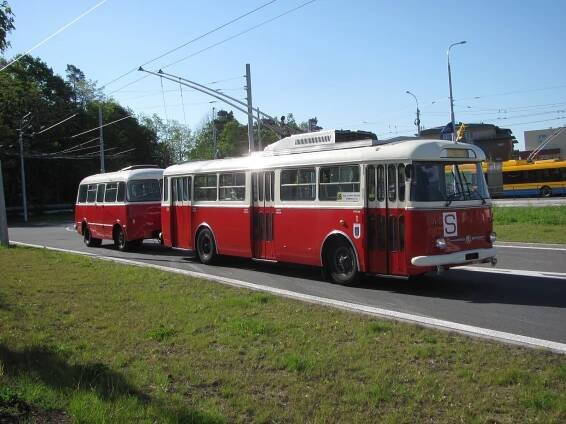 V neděli na trasu Otrokovice-Zlín-Vizovice vyjedou historické vlaky i autobus