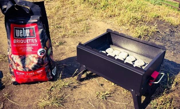 Brikety na dřevěné uhlí Weber: 4, 8 kg a další balení palivového uhlí na grilování. Rozměry. Jak jej správně používat?