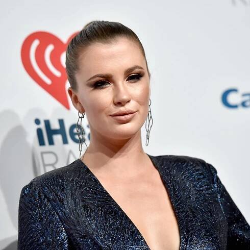 Ireland Baldwin shaves her head after revealing how modelling ruined her hair