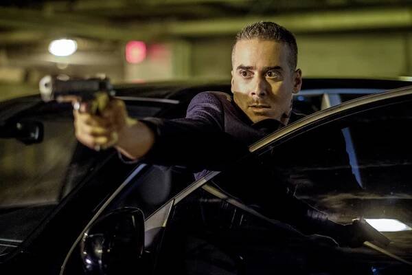 Arrow: Herec si myslí, že ho měli nechat, aby zavraždil Felicity