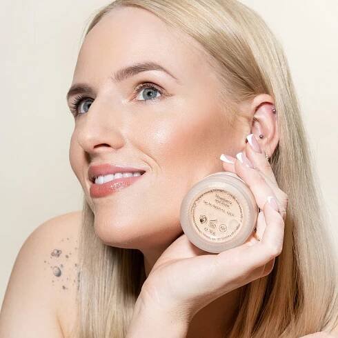 Uoga Uoga Minerání pudrový make-up s jantarem (10 g)