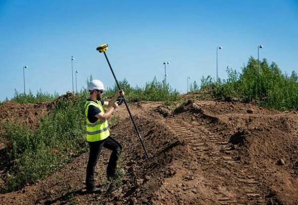 GEFOS Leica | Stavební GNSS (GPS) náklonový rover a referenční stanice Leica iCON iCG70T