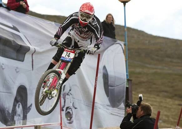 Stephen Hughes // Gallery // World Cup DH 09 // Fort Bill