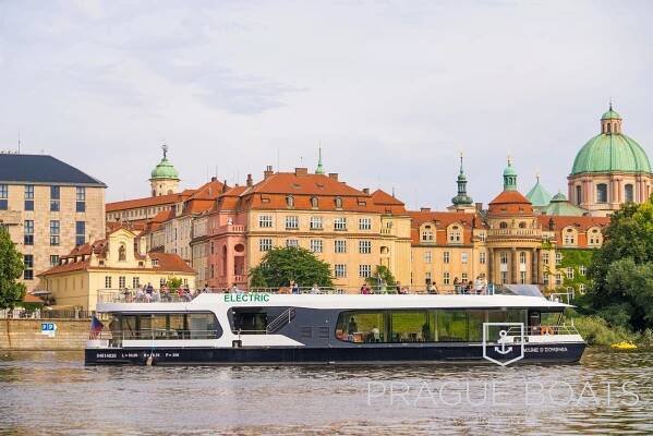 Zážitková expozice & plavba po Vltavě | Prague-Boats.cz