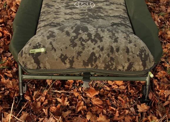 MIVARDI - Lehátko CamoCODE Air8 | FishMax.cz 