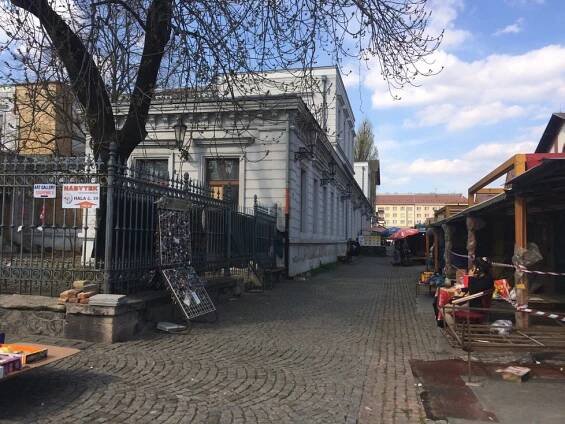 Existence holešovického nevěstince visí na vlásku: Zastupitelé »výkonné umělkyně« v tržnici nechtějí