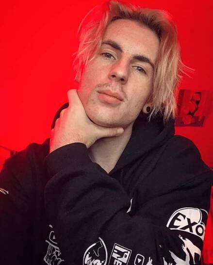 Youtuber Expl0ited