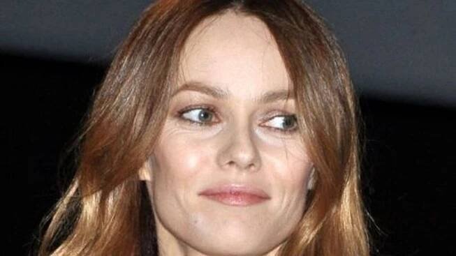 Vanessa Paradis: Hvězda, která přišla o dětství v přímém přenosu - Médium.cz