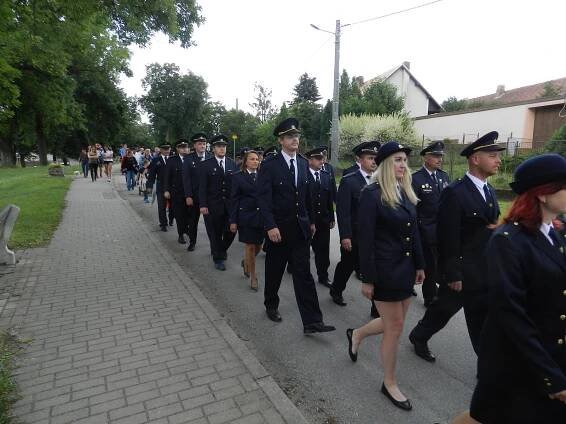 Poděšín střeží dobrovolní hasiči už sto dvacet let. Slavili i navzdory dešti