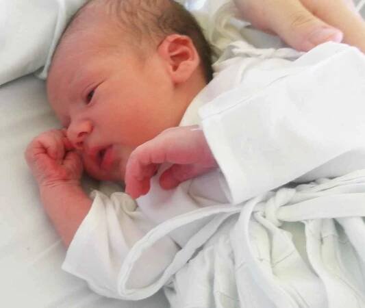OTAKAR PLZÁK, BEROUN. Narodil se 12. května. Váha: 3 kg, míra: 47cm. Rodiče jsou  Michaela Marková a Otakar Plzák. (porodnice Kladno)