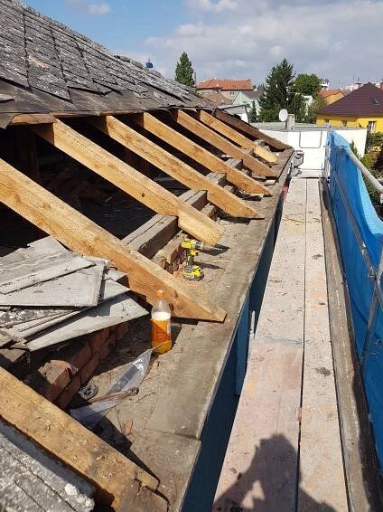 Roofman - Střechy a stavby na klíč| Rekonstrukce RD Olomouc centrum nová střecha a podkrovní byt
