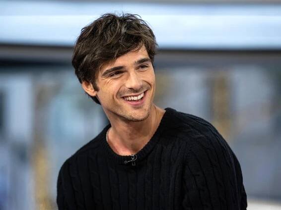 Jacob Elordi Says He Ate a Pound of Bacon Every Day to Prepare to Play Elvis Presley in "Priscilla"