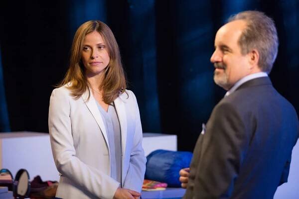 Epizody - Epizoda 9 - Z filmu - Andrea Savage