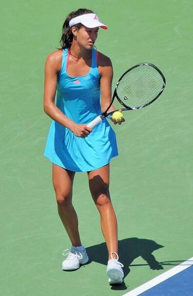 Soubor:Ivanovic Serve San Diego.jpg – Wikipedie
