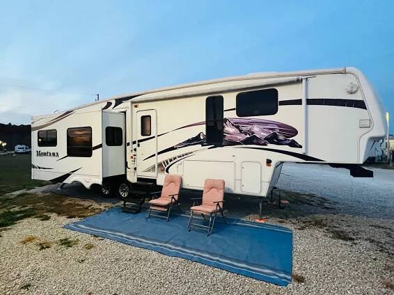 Rental Campers | Oasis Point RV Resort 