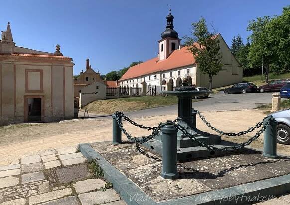 Povodím Střely, krajem barokních památek, k sopečným kopcům - Výlety obytňákem