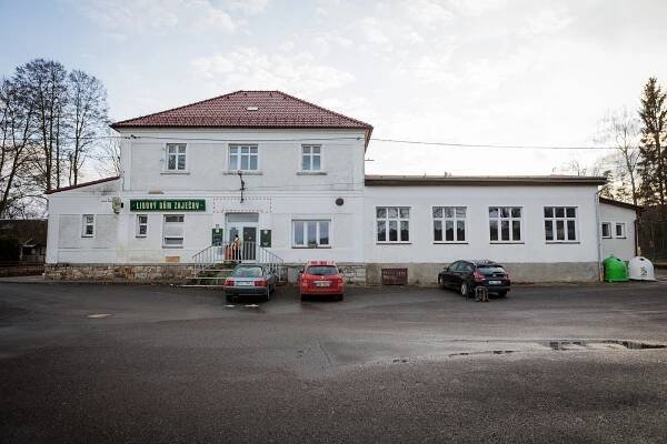 Ušatý Lidový dům Zaječov získal cenu veřejnosti v rámci soutěže Stavba roku