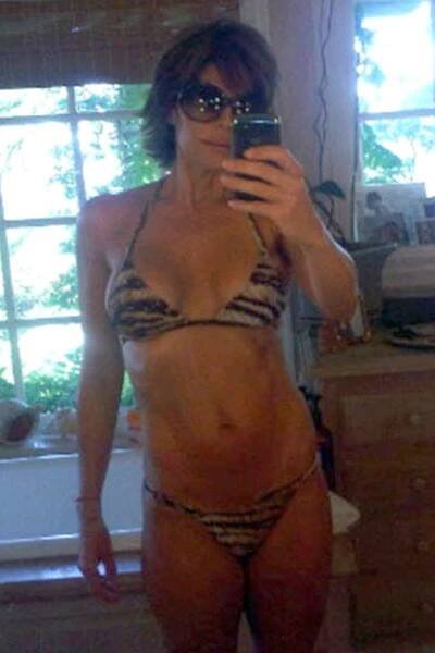 Hvězda Melrose Place Lisa Rinna v plavečkách.