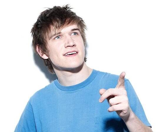 Bo Burnham Biography - Facts, Childhood, Family & Achievements of Comedian, Singer-songwriter