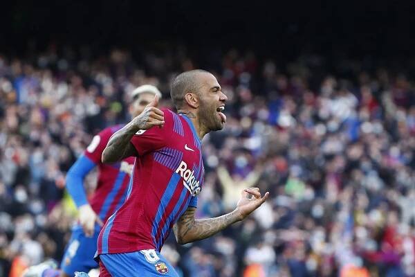 Dani Alves je kvůli sexuálnímu napadení dál ve vazbě. Znovu ho odmítli pustit