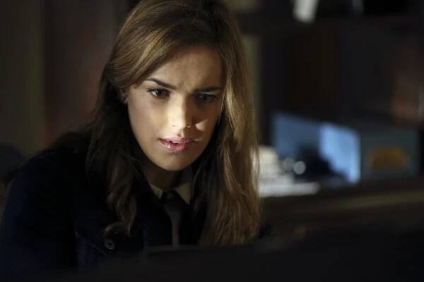 Agenti S.H.I.E.L.D. - Dívka v květovaných šatech - Z filmu - Elizabeth Henstridge