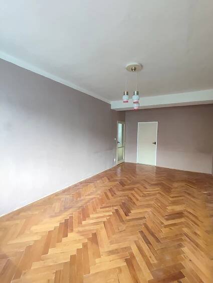 Nabízíme k prodeji družstevní byt 2+1 s lodžií v kompletně revitalizovaném domě na Terase. Byt je určen k rekonstrukci dle vlastních představ. RK prosím nevolat. Cena: 1 700 000 Kč. Tel. 775 418 339 - InzerceTrinec.cz