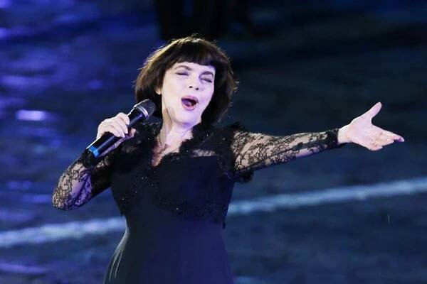 Nesmíte stát na místě, říká o své kariéře šansoniérka Mireille Mathieu. Vystoupí i v Praze