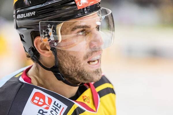 Peter Schneider (Eishockeyspieler)