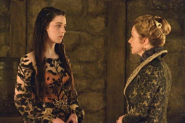 Království - Ať žije král - Z filmu - Adelaide Kane, Megan Follows