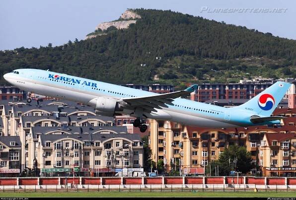 HL8027 Korean Air Airbus A330-323