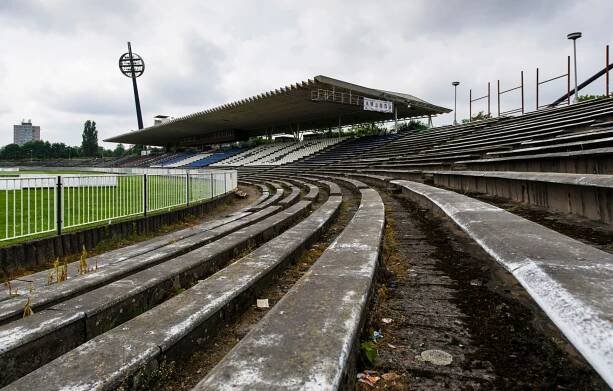 Podívejte se, jak bude vypadat nový fotbalový stadion v Hradci Králové. Lízátka zůstanou