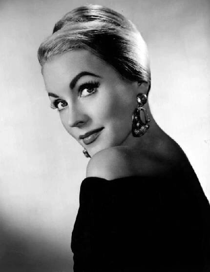 Hollywood beauty Anne Jeffreys 1923-2017