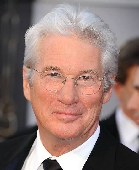 Tatínek, nebo dědeček? Známý svůdník Richard Gere slaví sedmdesátiny