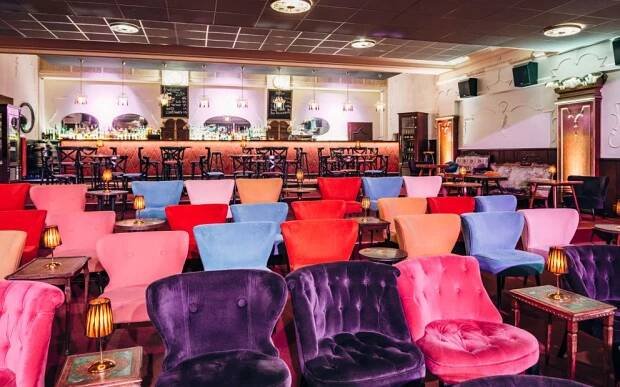 ROYAL - Theatre & Club Chic