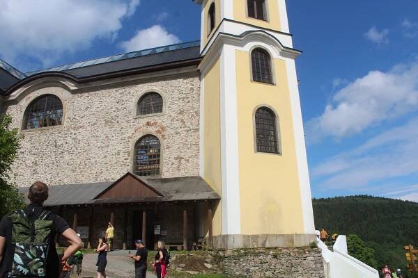 Pěší procesí se vydá do Neratova. Orlickohorská osada ožívá poutními slavnostmi