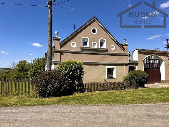 Venkovské stavení 4+1 se stodolou, vejminek, kolna a zahrada se skleníkem a bazénem 2861 m2 - Borovany u Boru | BUBEN HOMES