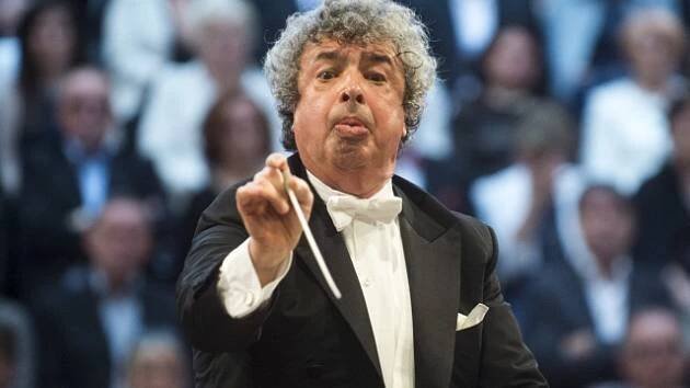 Šéf České filharmonie podepíše smlouvu se šéfdirigentem Byčkovem