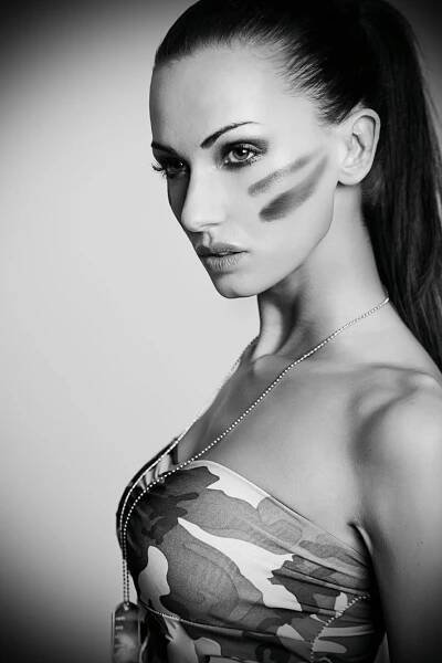 Bučková vytasila ženské zbraně: Jako Bond girl!