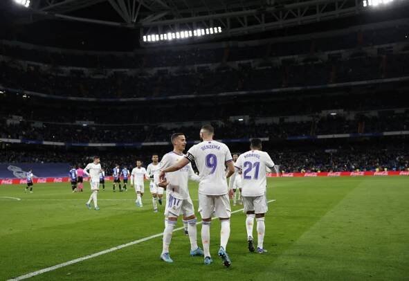 Real nastřílel Alavésu tři góly, Aubameyang v dresu Barcelony je nastřílel sám