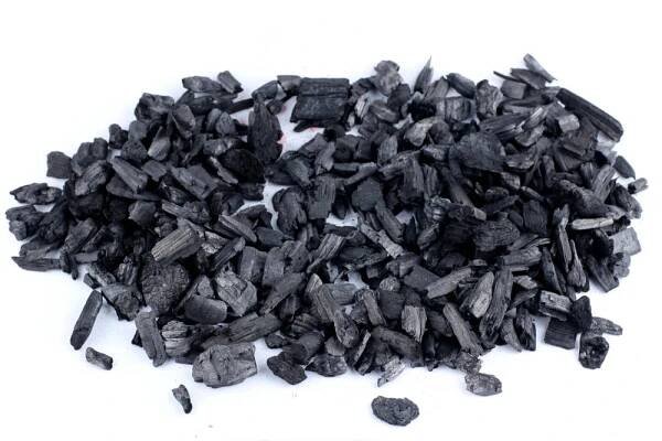 BIOCHAR AKTIVNÍ UHLÍ - Kusové Černé uhlí 2 - 5 cm - pro koně - Vyberte balení: 500 g