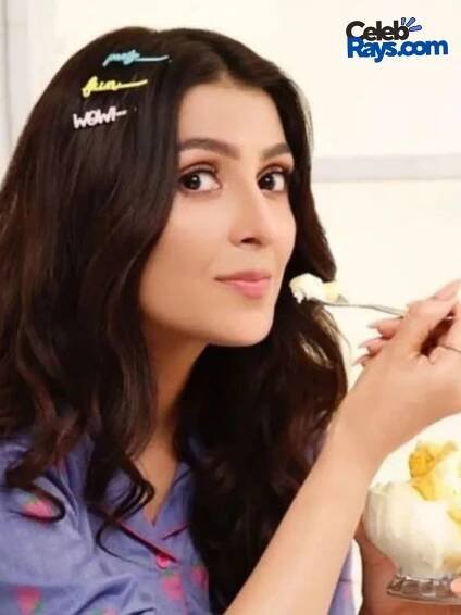 Ayeza Khan ice cream