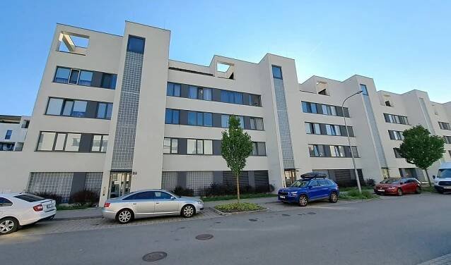 Pronájem moderního bytu 1+kk v domě 5 minut chůze od Brněnské přehrady