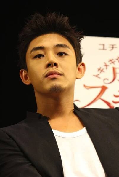 Yoo Ah-In-p4.jpg