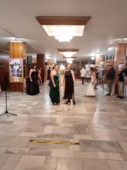 Ve společenském domě v Neratovicích proběhla vernisáž výstavy studentů