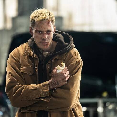 herec Bill Skarsgård přijede do Prahy uvést thriller V pasti